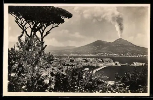 AK Napoli, Rauch steigt aus dem Vesuv auf, Vulkan