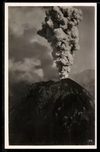 AK Napoli / Neapel, Vesuv in Tätigkeit