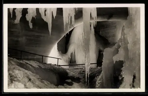AK Dachstein-Rieseneishöhle, I. Eisabgrund, Grosse Eiskapelle