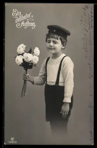 Foto-AK GL Co Nr. 4081/2: Kleiner Junge mit Rosenstrauss