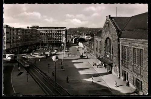 AK Bielefeld, Bahnhofsvorplatz mit Strassenbahn