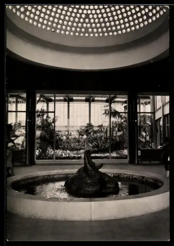 AK Berlin, Tierpark, Krokodilbrunnen im Alfred-Brehm-Haus