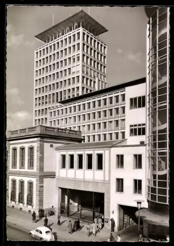 AK Frankfurt am Main, Fernmeldehochhaus, VW-Käfer