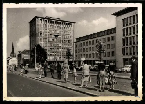 AK Kassel, Scheidemannplatz mit E.A.M.-Hochhaus