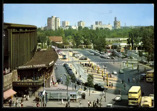 AK Berlin, Bahnof Zoo mit Bahnhofs-Terrasse und Hansaviertel