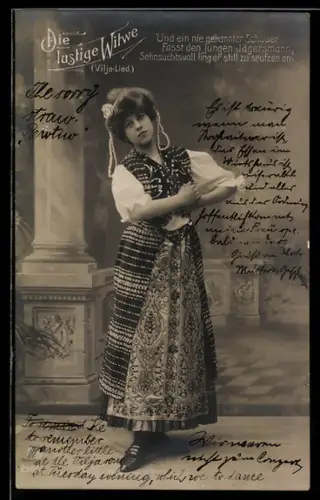 AK Operette Die lustige Witwe, Vilja-Lied, Und ein nie gekannter Schauer...