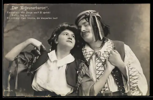 AK Operette Der Zigeunerbaron, Dialogszene mit Barinkay und Saffi