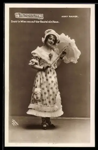 AK Operette Das Dreimäderlhaus, Anny Rainer im Kostüm mit Schirm