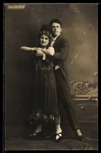 AK Schauspieler in einer gemeinsamen Szene in der Operette Gardenia`s