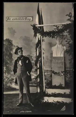 AK Operette Der unsterbliche Lump, Otto Storm an einem Denkmal