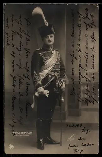 Foto-AK Theaterszene, Fritz Werner ein Walzertraum, Husar in Uniform mit Säbel