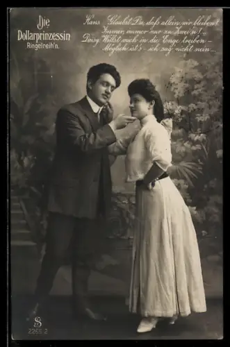 AK Die Dollarprinzessin, Paar vor einer Studiokulisse