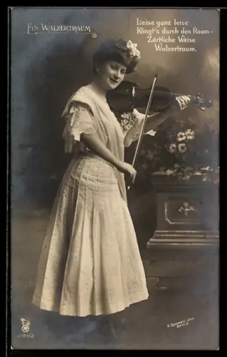 AK Szene aus der Operette ein Walzertraum, Leise ganz leise...