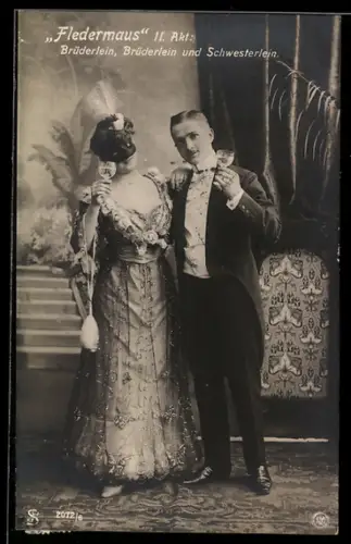 AK Szene aus der Operette Fledermaus, II. Akt: Brüderlein und Schwesterlein