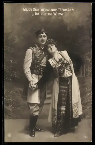 AK Die lustige Witwe, Operettenszene mit Darstellern Mizzi Günther & Louis Treumann