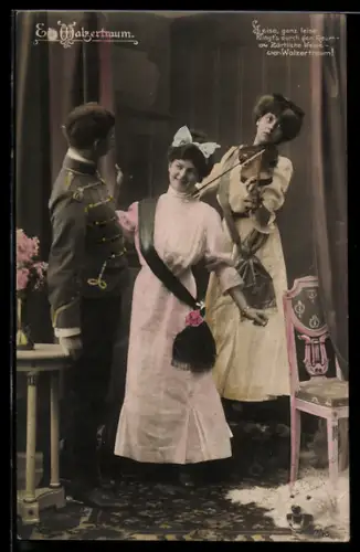 AK Operette Ein Walzertraum, Hübsche Frau mit Schleife in den Haaren spricht mit einem Mann in Husarenjacke