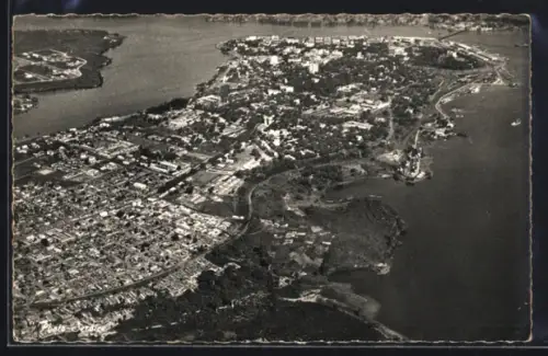 AK Abidjan, Vue générale de bas en haut
