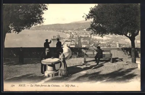 AK Nice, La Plate-forme du Château avec vue sur la ville et la mer