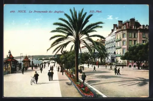AK Nice, La Promenade des Anglais avec palmiers et promeneurs