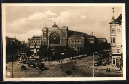 AK Budapest, Strassenbahn am Ostbahnhof