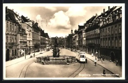 AK Augsburg, Mittlere Maximilianstrasse mit Brunnen und Strassenbahn