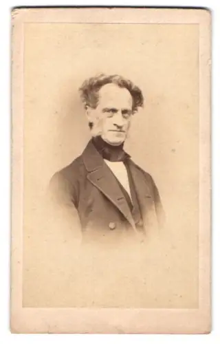 Fotografie unbekannter Fotograf und Ort, Porträt eines Mannes