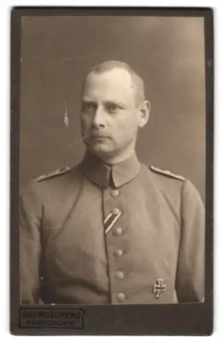 Fotografie Georg Lorenz, Krotoschin, Oberleutnant in Feldgrau Uniform mit EK I 1914 und Band zum EK II 1914