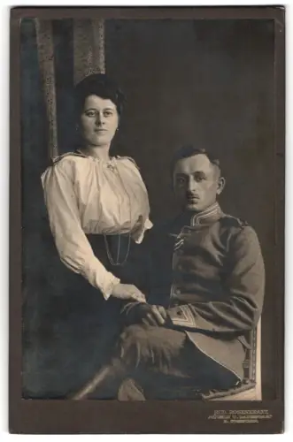 Fotografie R. Rosenkranz, Mügeln b. Dresden, Königstrasse 32, Gefreiter der Kürassiere in Feldgrau Uniform