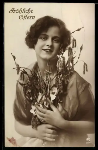 Künstler-AK Photochromie Nr. 6659/3: Junge Frau mit blühenden Zweigen in der Hand, Fröhliche Ostern