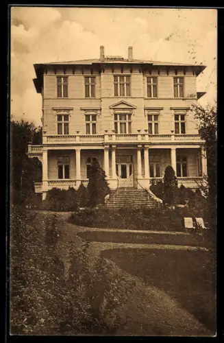 AK Mölln /Lbg., Dependance zum Kurhaus mit Parkanlage