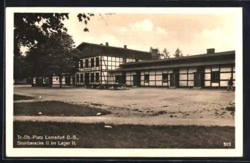 AK Lamsdorf /O.-S., Steinbaracke II im Lager, Truppenübungsplatz