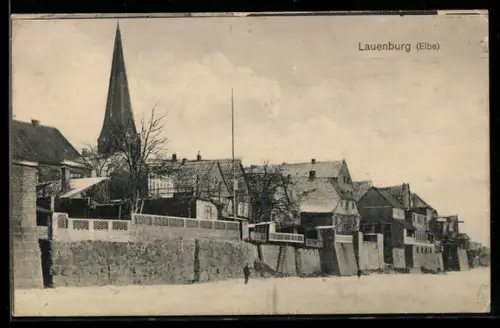 AK Lauenburg a.d.Elbe, Häuserpartie, Kind