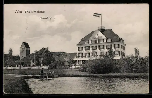 AK Neu Travemünde, Bahnhof mit Park-Hotel