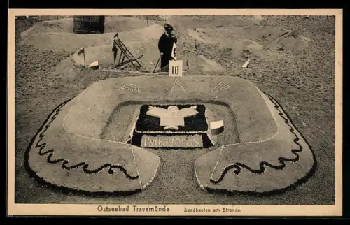 AK Travemünde, Ostseebad, Sandbauten am Strande