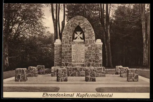 AK Baek b. Ratzeburg, Ehrendenkmal Kupfermühlental mit Eisernem Kreuz 1914