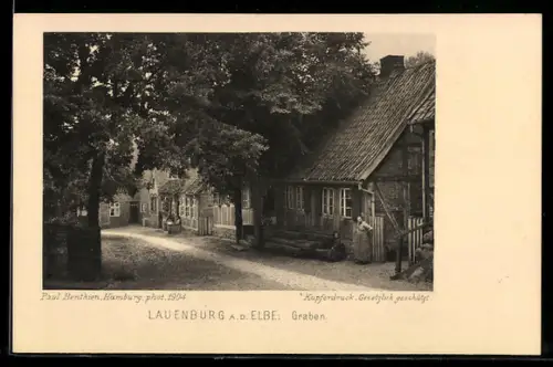 AK Lauenburg / Elbe, Graben mit alten Häusern