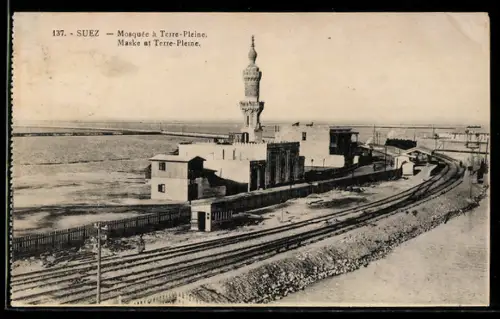 AK Suez, Mosquée à Terre-Pleine