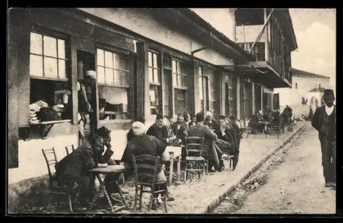 AK Shkodra /Skutari, Vor einem türk. Kaffeehaus