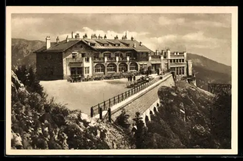 AK Raxbahn Bergbahnstation an einer Klippe