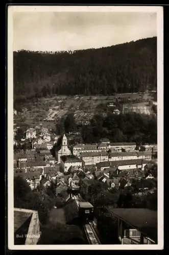 AK Bad Wildbad, Totalansicht mit Bergbahn