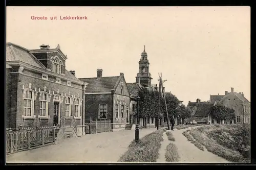 AK Lekkerkerk, Strassenpartie mit Blick zum Kirchturm