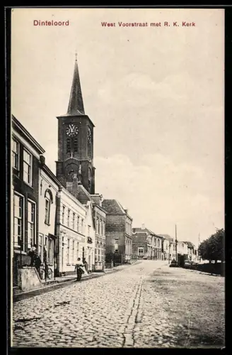 AK Dinteloord, West Voorstraat met R. K. Kerk