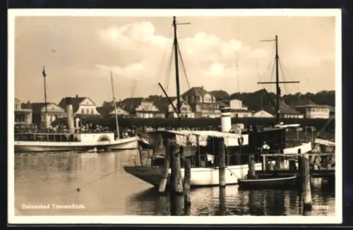 AK Travemünde, Hafen mit Raddampfer