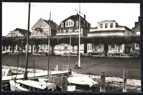 AK Travemünde, Vorderreihe mit Segelbooten und Häusern