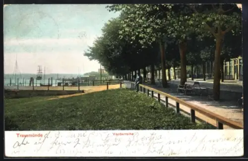 AK Travemünde, Vorderreihe, Promenade mit Blick auf Segelschiffe