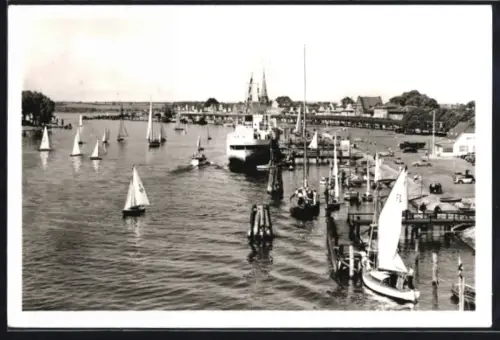 AK Travemünde, Hafen, Segelboote, Dampfer