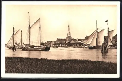 AK Travemünde, Der Hafen