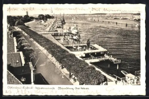 AK Lübeck-Travemünde, Mündung der Trave, Promenade und Hafenpartie