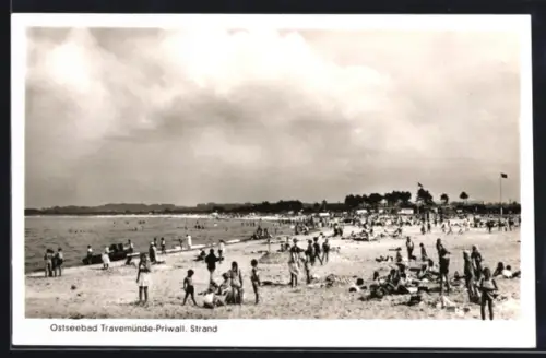 AK Travemünde-Priwall, Sommergäste am Strand