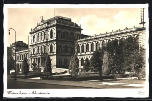 AK München, Akademie